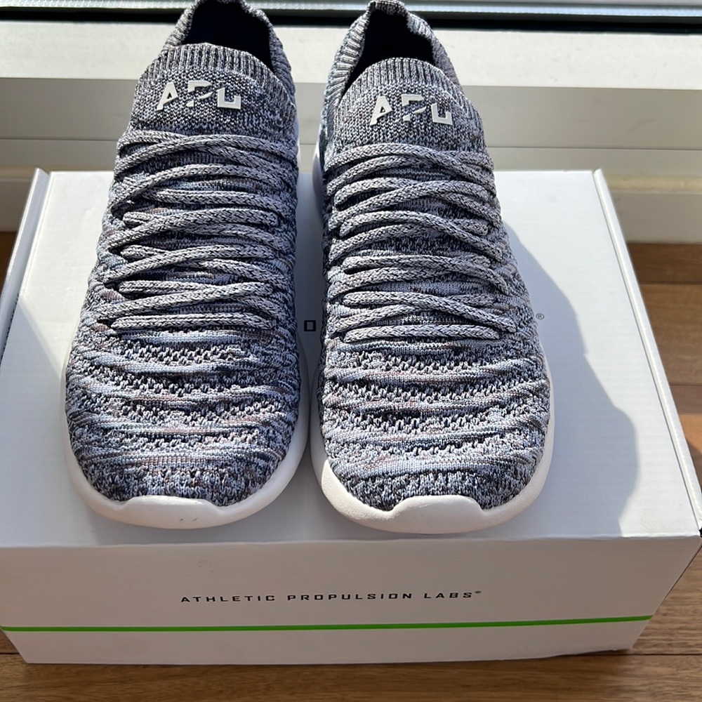 APL techloom wave sneakers sz 8, in Bellflower/Midnight/Melange. Brand new.
